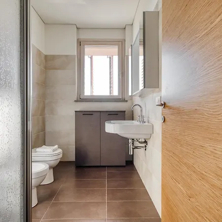 Giaxtower Palestra & Piscina Pure Living 5' Piano ميلان